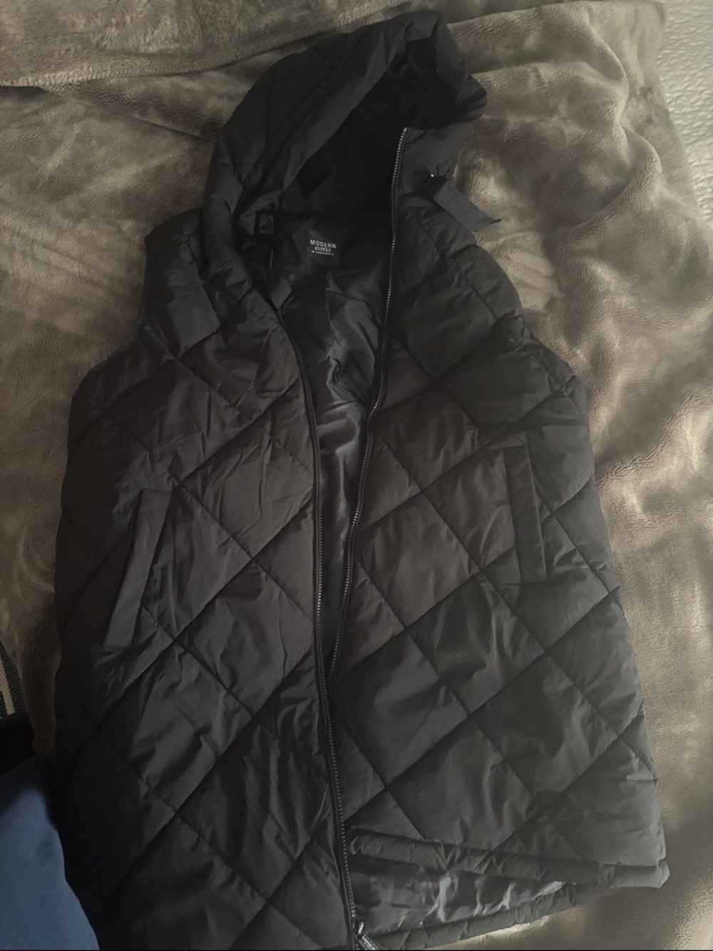 Quilted Hooded Puffer Vest - Black